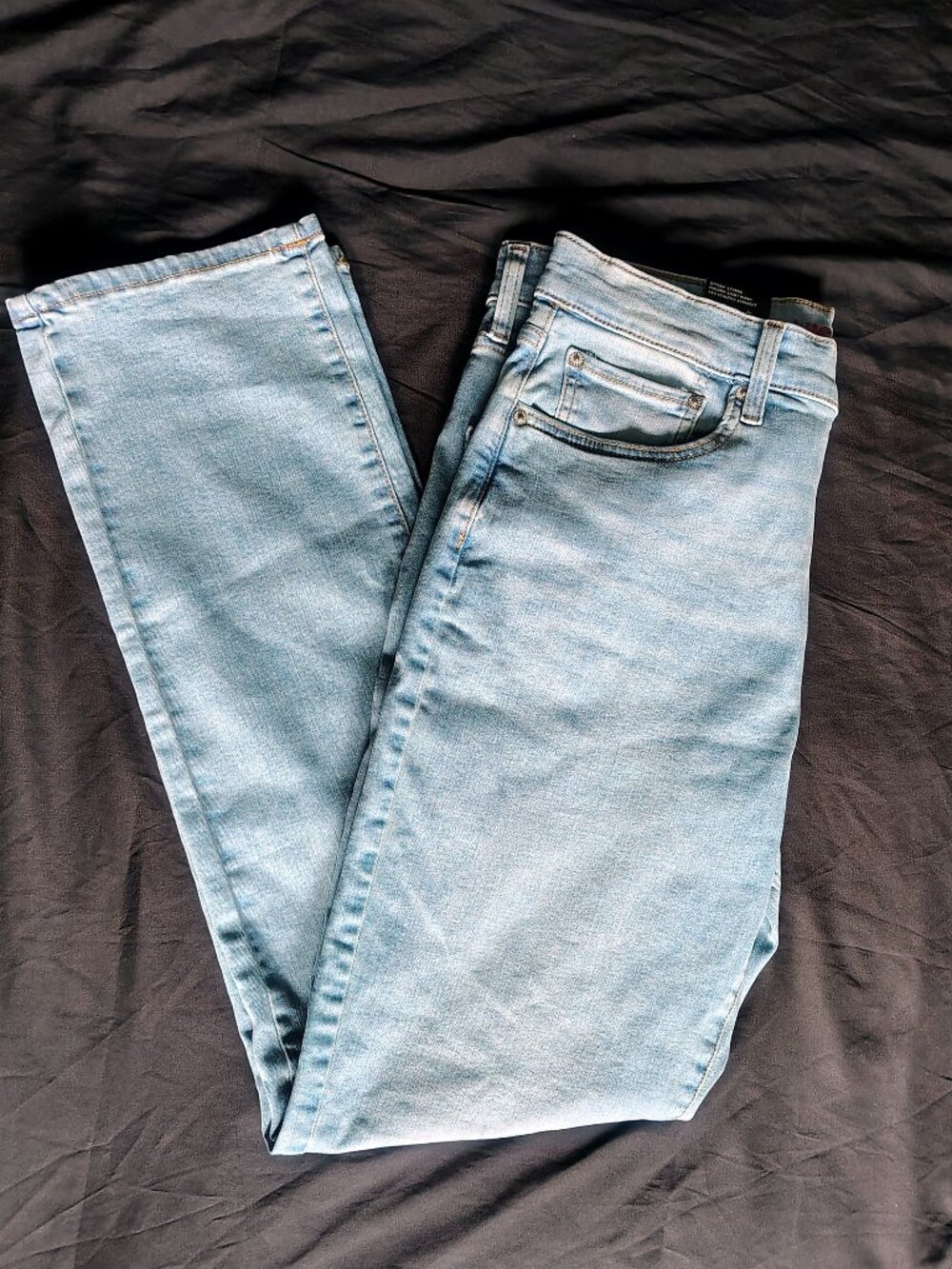 NWT Mens Lucky Brand Size 34x34 Color Light Wash 410 Athletic Straight Jeans